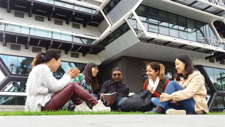 Monash Uni looks to Google, AWS in 'cloud-only' pledge