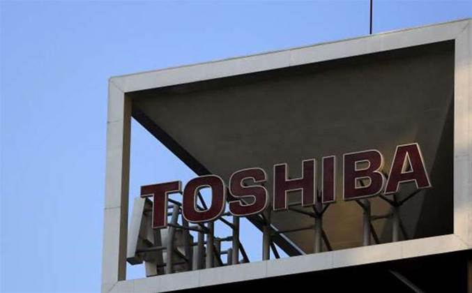 Toshiba to book record loss, cut 7000 jobs
