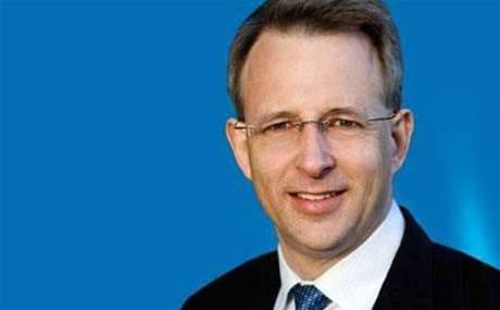 Govt urges tech sector to play to its strengths