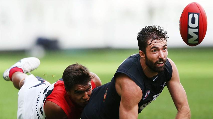 Carlton gun re-signs Carlton gun re-signs