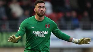 Aussie keeper trials with Portsmouth