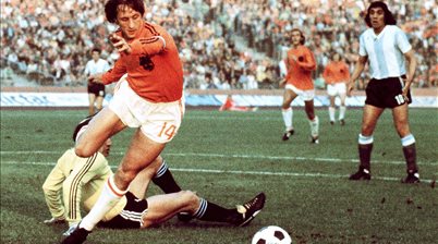 Football Firsts: The Cruyff Turn