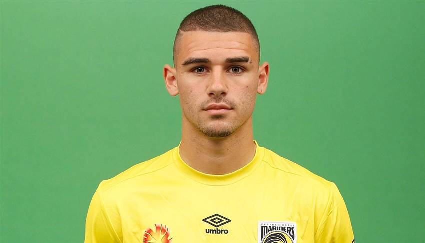 Jets sign ex-Mariners defender Jets sign ex-Mariners defender