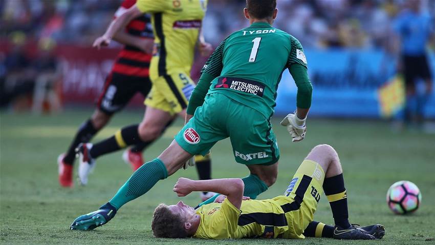 Tyson cops ban for round nine foul Tyson cops ban for round nine foul