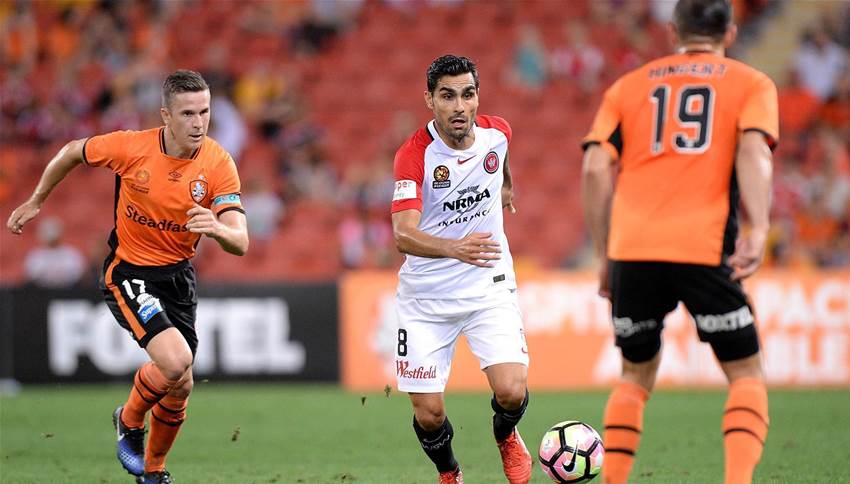 Suncorp pitch slammed for 'scrappy' game Suncorp pitch slammed for 'scrappy' game