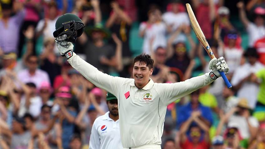 Aussies in control as Renshaw chases 200  Aussies in control as Renshaw chases 200