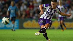 Jamieson signs new two-year deal with Perth