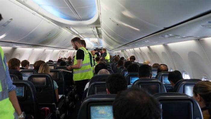 Qantas to invite public use of free inflight wi-fi 'within weeks'