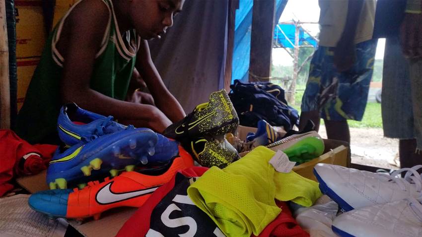 Mariners' Vanuatu fans kit up for clash