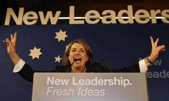 Minister defends QLD Health payroll decisions