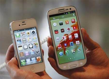 Apple wins $1bn damages from Samsung trial
