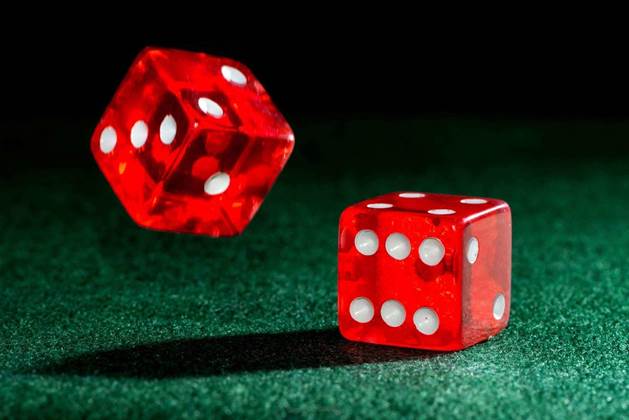 Vocus sells 10 percent stake in Amcom