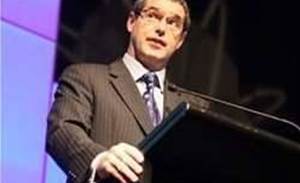 Conroy plays down Telstra LTE threat to NBN