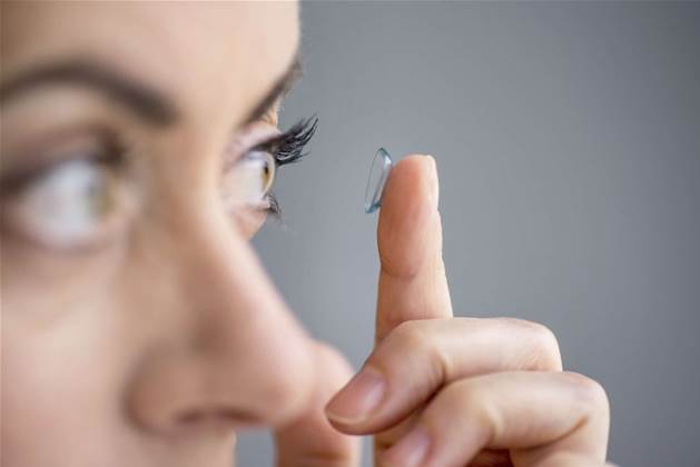 Google, Novartis design smart contact lens