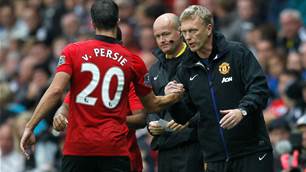 Moyes hails Van Persie after Swansea double