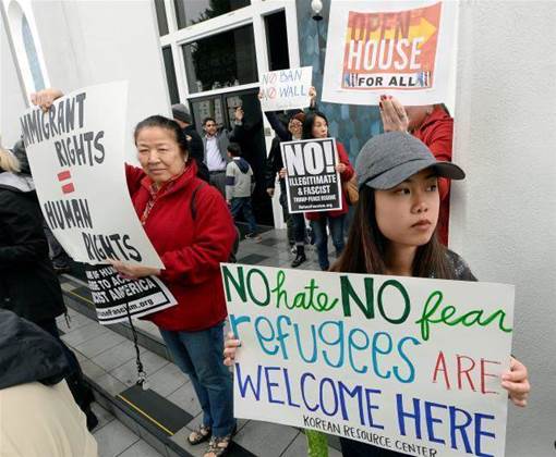 Tech leads mega legal brief against Trump travel ban