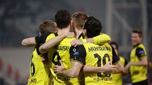 Dortmund clinch top spot with Marseille win