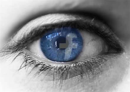 Facebook pics uploaded in the clear