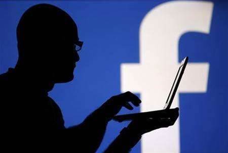 Facebook mulls huge facial recognition database