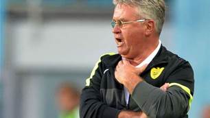 Hiddink leaves Anzhi role