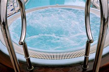 Apple, Samsung lawyers engage in 'hot tubbing'