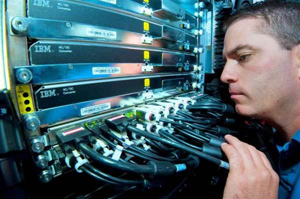 IBM beefs up System z mainframe