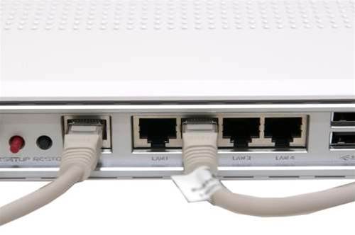 Telstra blames US router issue for degraded internet