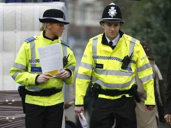E-crime fighters collar three over bank attacks