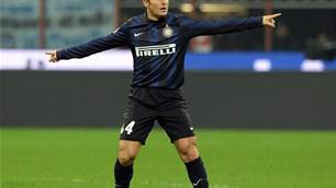 Mazzarri hails 'bionic' Zanetti