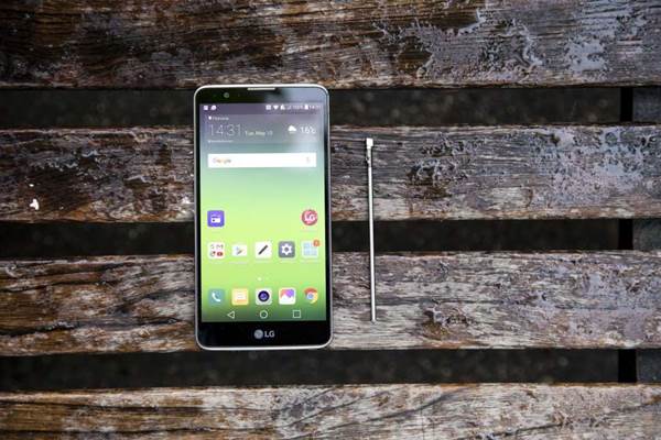 A big-screen phone for under $450: LG Stylus reviewed 