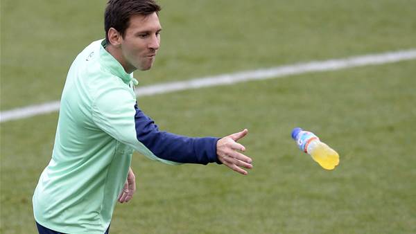 Martino coy over Messi return