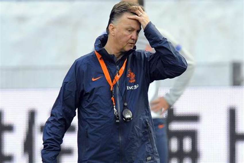Van Gaal dismisses Dutch defensive concerns Van Gaal dismisses Dutch defensive concerns