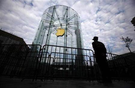 Apple hit by hackers who targeted Facebook