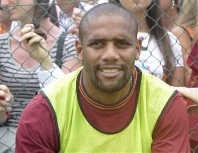 Roma confirm Maicon signing Roma confirm Maicon signing