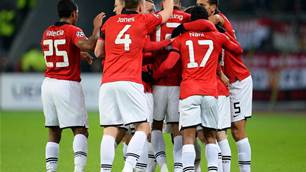 Manchester United thump Bayer Leverkusen 5-0