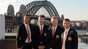 Carrick urges Man Utd to start flat out