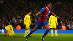 Pulis backs Chamakh to continue revival
