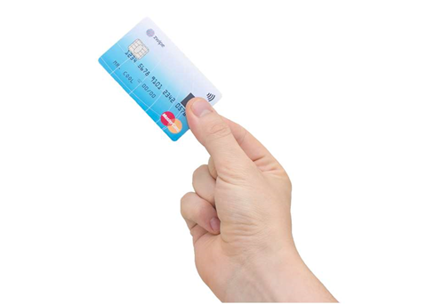 MasterCard adds fingerprint scanner to credit cards