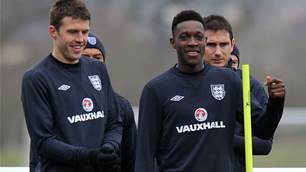 Carrick, Welbeck out of England squad