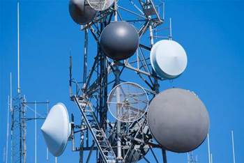 Telstra clears last microwave links out of 4G band