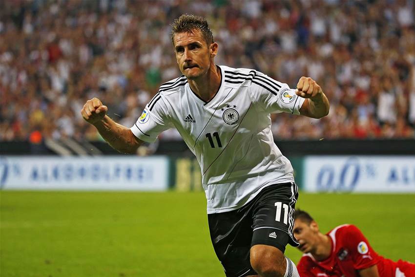 Klose labels Gerd Muller comparisons a "joke" Klose labels Gerd Muller comparisons a "joke"