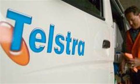 Telstra and Energex staff using rain-protected Android tablet