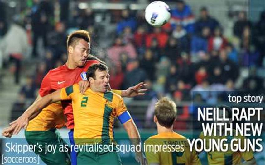 Neill Rapt With Young Australia Team-Mates Neill Rapt With Young Australia Team-Mates