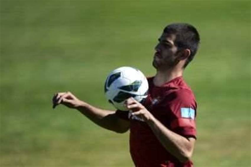 Stoke keen on Benfica's Oliveira Stoke keen on Benfica's Oliveira