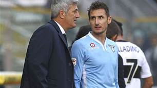 Klose to miss three weeks with shoulder injury