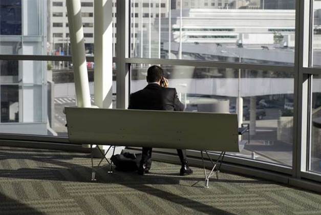 Dead mobile devices banned from planes to US