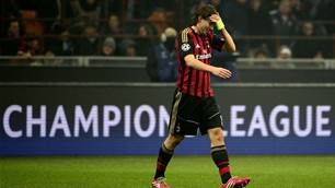 Ten-man Milan progress after goalless draw