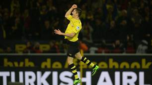 Lewandowski thrilled with hat-trick in Dortmund win