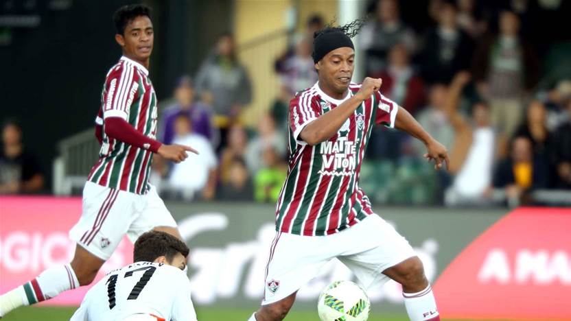 Ronaldinho courted down under