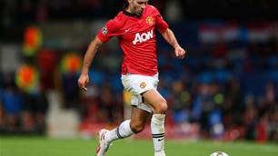 Giggs could play on, says Moyes